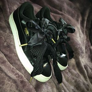 Women’s Puma with Ribbon shoe strings